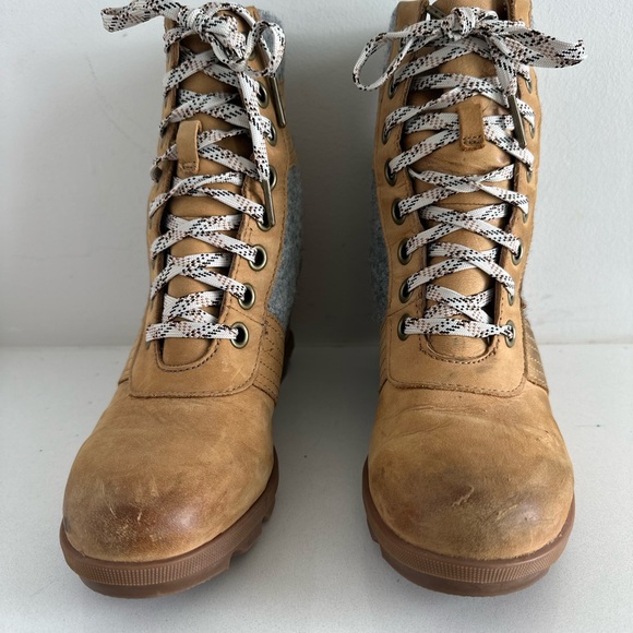 Sorel Joan Of Arc Lexie Wedge Boots Women Size 8.5 Tan Gray Leather Wool Lace Up - Picture 3 of 9